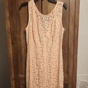 Sleeveless Lace Maxi Dress in Light Peach